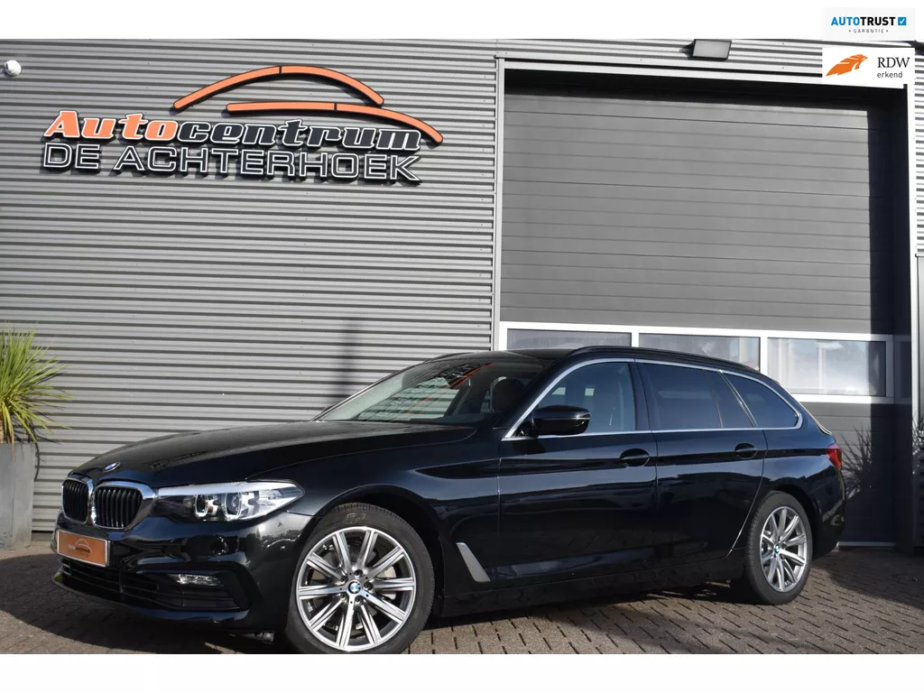 BMW 5-serie Touring 520i High Executive LEER / Navi / Xenon!!