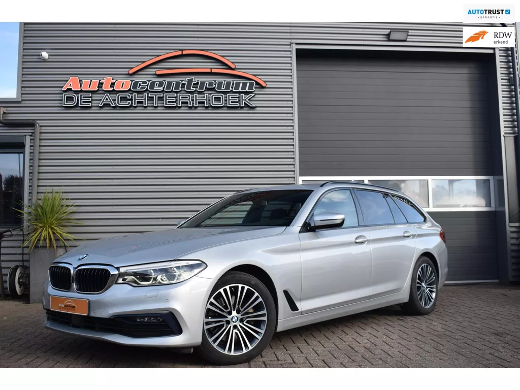 BMW 5-serie Touring 520d xDrive High Executive Edition LED / Adaptive cruise / Keyless!